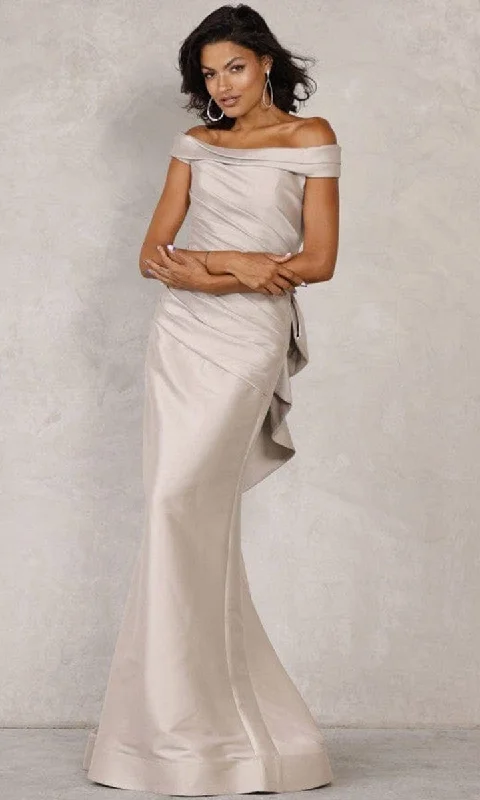 Classic Formal Dress StylesTerani Couture - Trumpet Gown 2111M5299