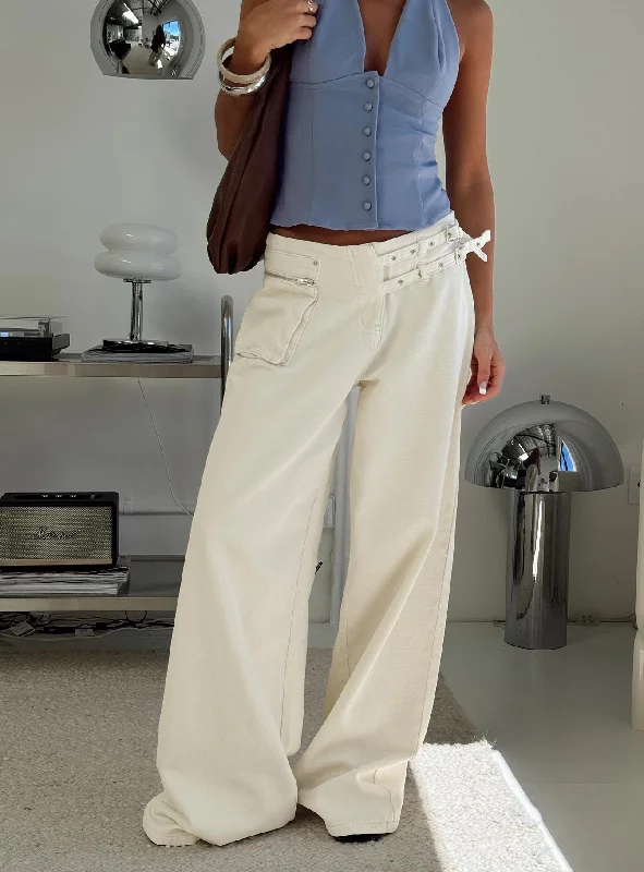 women's denim jeans for a cozy weekendPaltrow Cargo Pant Cream