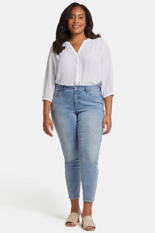 women's denim jeans with frayed edgesAmi Skinny Jeans In Plus Size - Biscayne