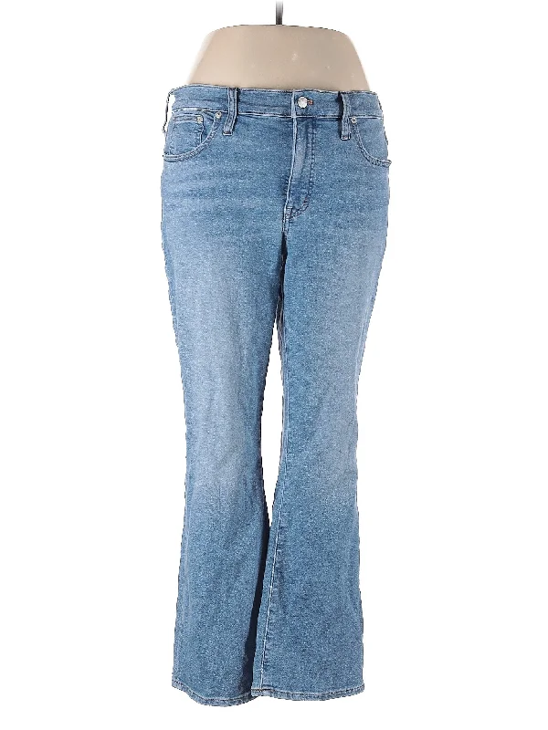 women's denim jeans for a vintage styleLow-Rise Bootleg Jeans in Light Wash